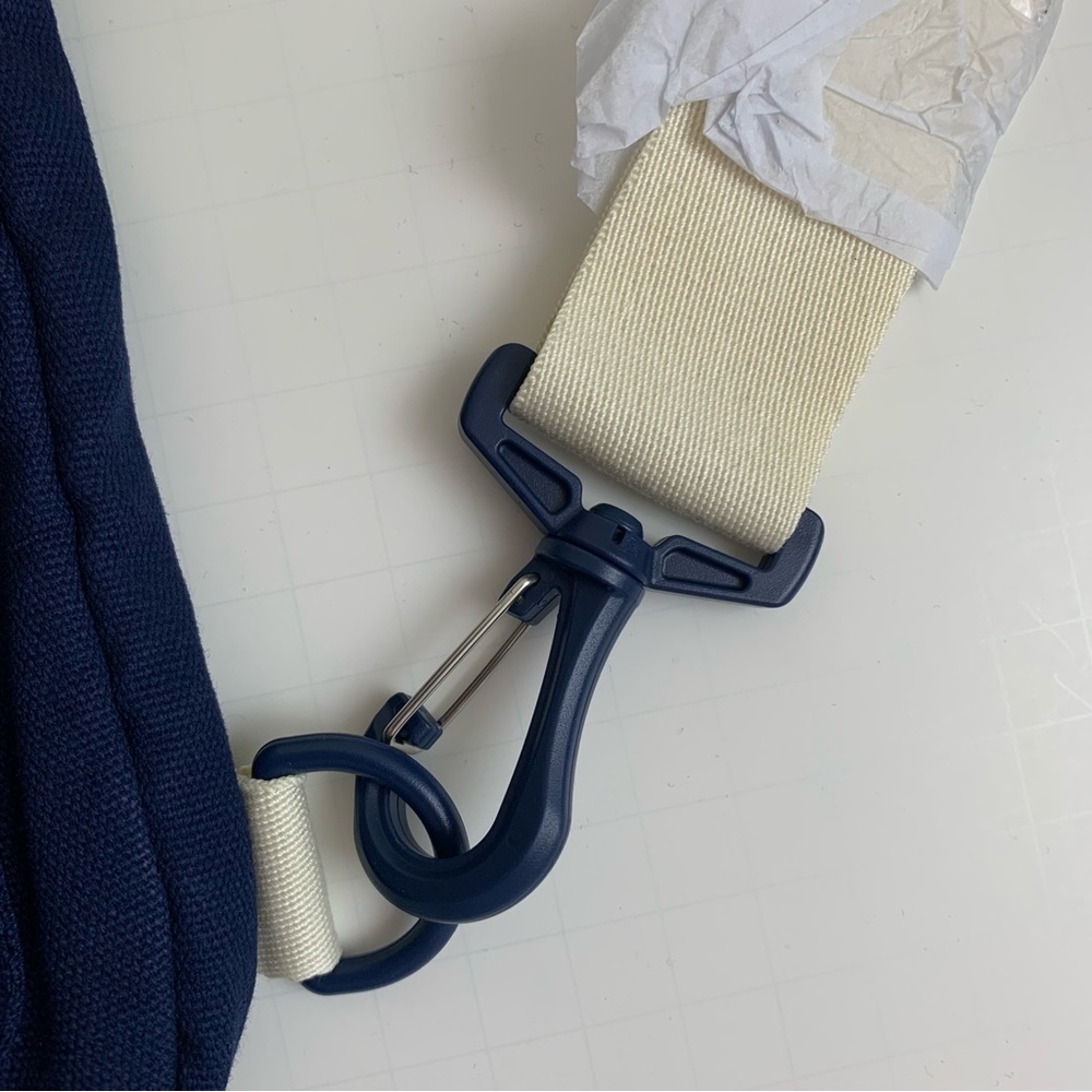 Champion Sling Bag Crossbody Backpack NWT Unisex Navy Blue - Picture 8 of 14